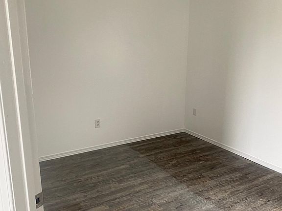 2nd image of 839 S Division St APT B