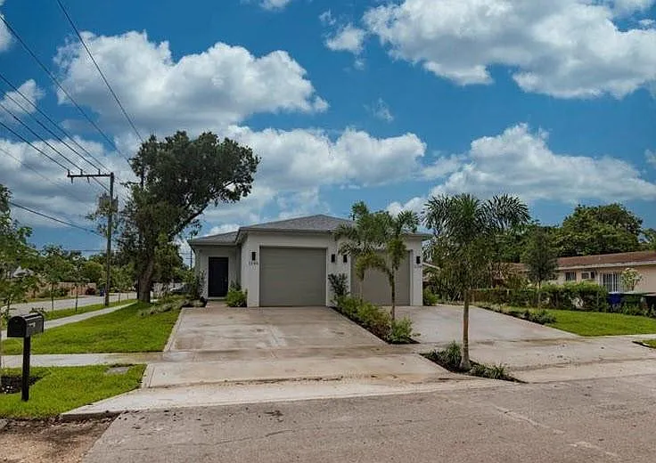 1138 NW 1st Ave — Photo 4