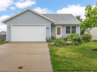 2025 Crestwood Ln, Marion, IA 52302
