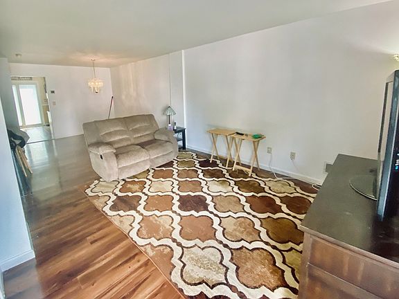 4th image of 50 Pratt Ct