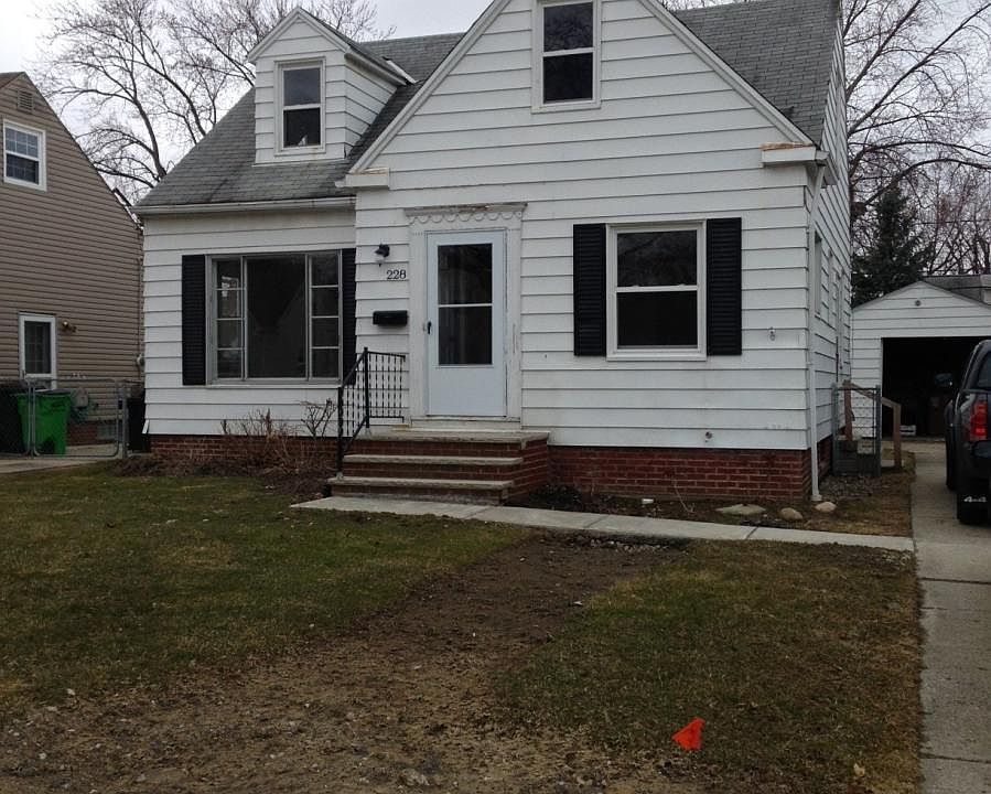 228 E 330th St, Willowick, OH 44095 Zillow