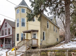 615 Caledonia Pl, Dubuque, IA 52001