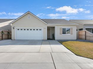 13713 Crocus Way, Armona, CA 93202