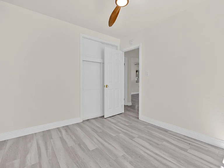 5266 Cass St — Photo 12