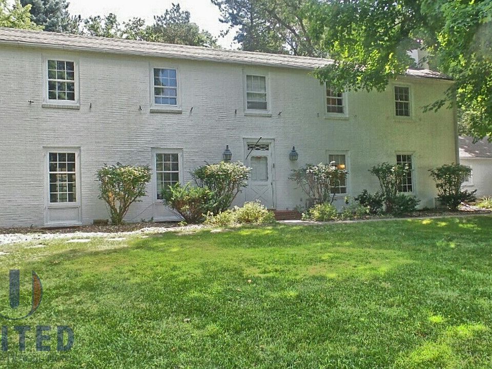 1st image of 2412 W Solway St