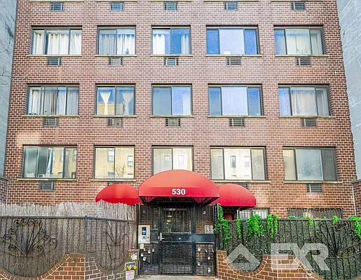 Rented by EXR | media 10