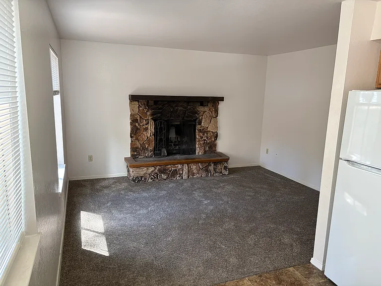 3572 Shirley Ave — Photo 4