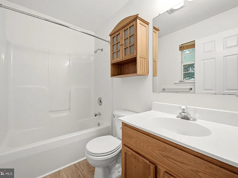 1183 River Bend Ct — Photo 32