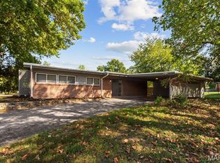 2463 Saint Giles Rd, Saint Louis, MO 63122