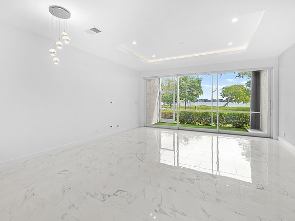 4th image of 88 N Lakeshore Drive