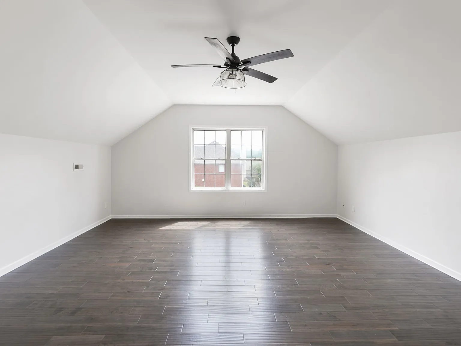 3 bed, 1951 sqft, $2,600 — Photo 3