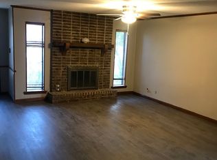 308 Hickory St, Lake Jackson, TX 77566