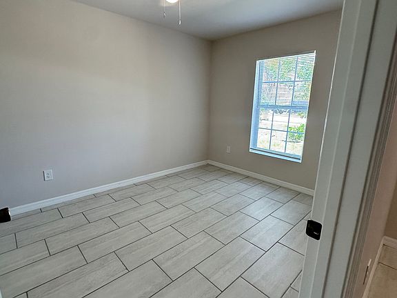 5th image of 1113 Gleason Pkwy #1113