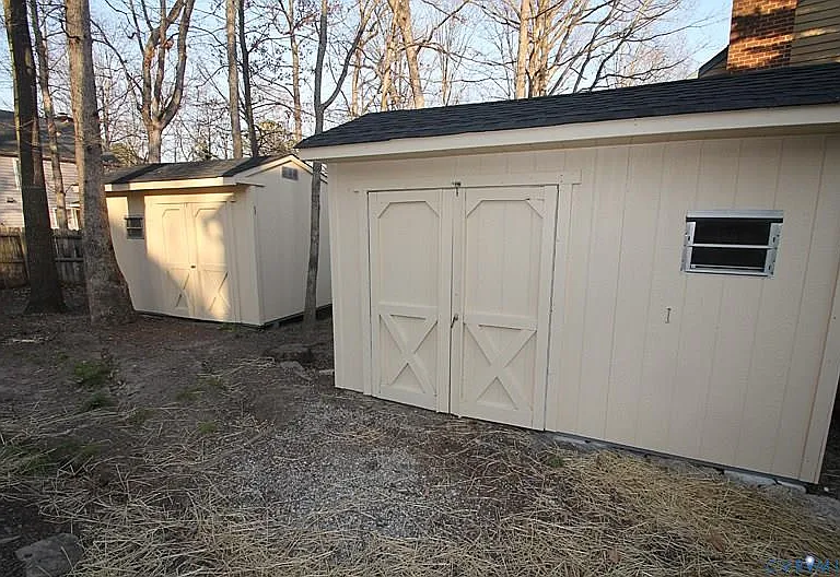 2 storage sheds