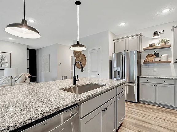 3rd image of 105 Harvest Way
