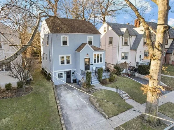 32 Central Parkway, Mount Vernon, NY 10552