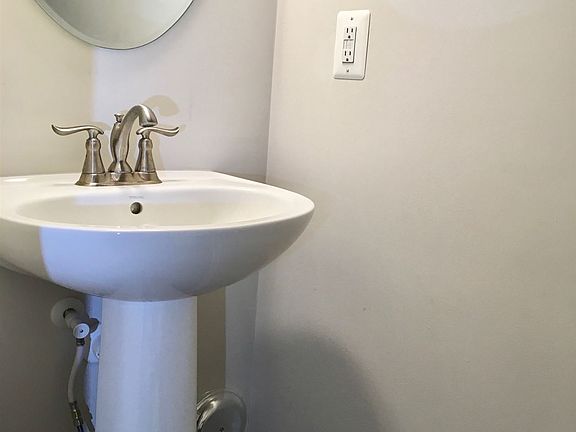 17220352-DB3A-4E8B-8BD4-087BED3EA508