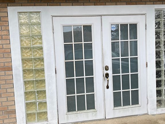 2nd image of 1084 Shepherd Ave #2