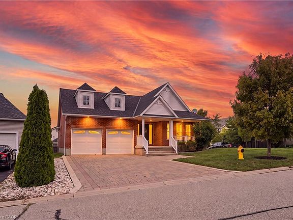 2nd image of 236 Ridge Top Cres