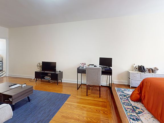 2nd image of 246 E 46th St APT 7D