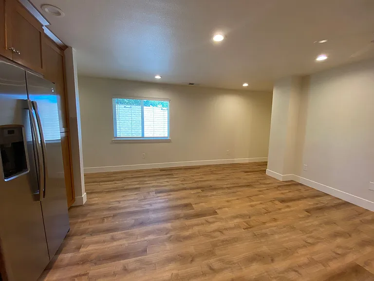 606B West St — Photo 5