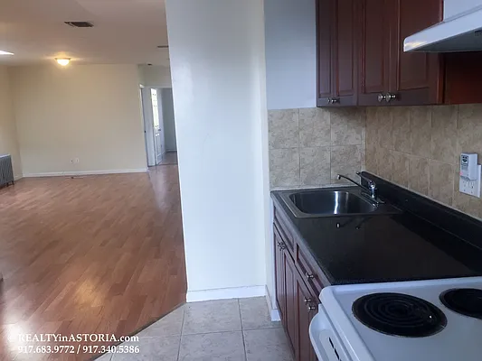 Rented by Alexiou Realty | media 10