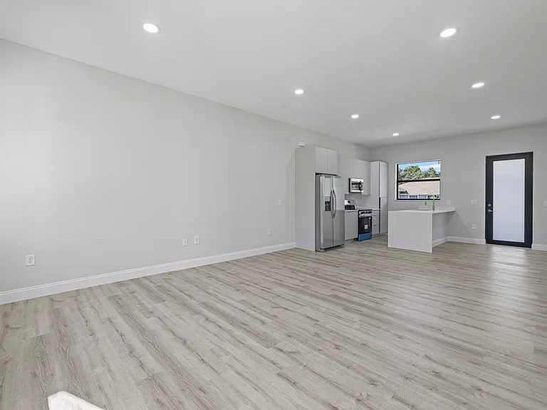 4460 29th St SW — Photo 11