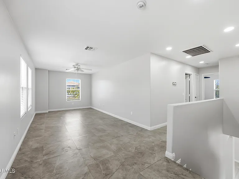1330 S 121st Dr — Photo 14