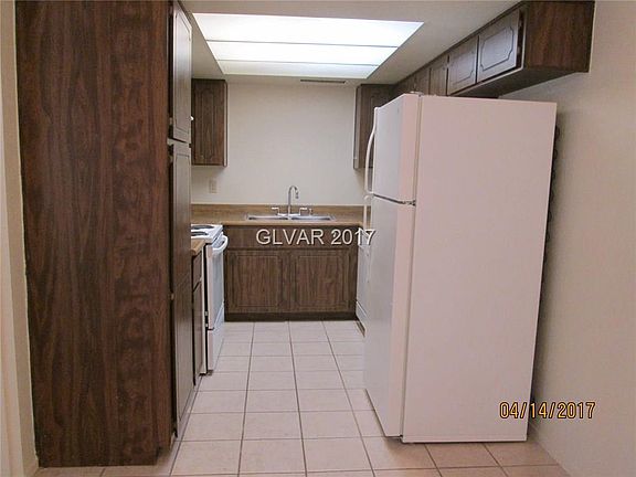 3rd image of 1853 Avacado Ct #0