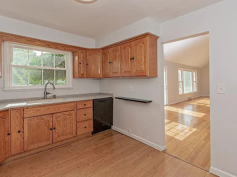 3606 Concord Dr — Photo 8