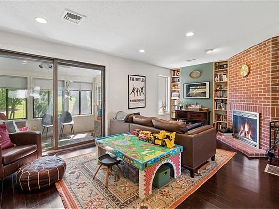 3rd image of 65 Victoria Street #43