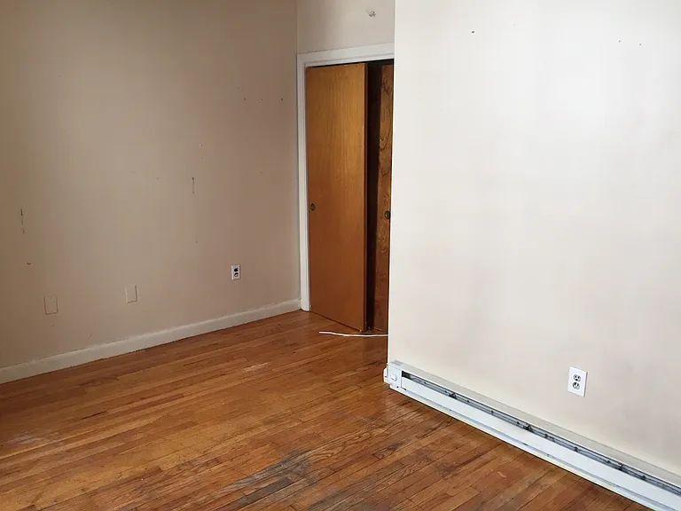 42 Main St #3 — Photo 4