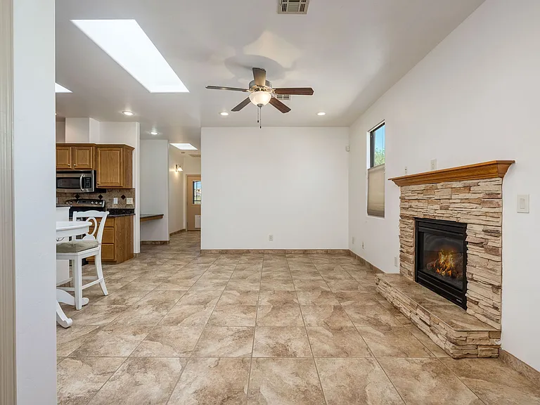 4405 Levante Dr — Photo 9