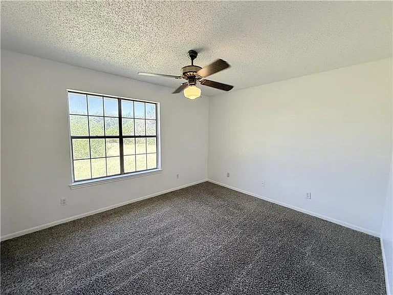 2315 E Business Highway 190 — Photo 34