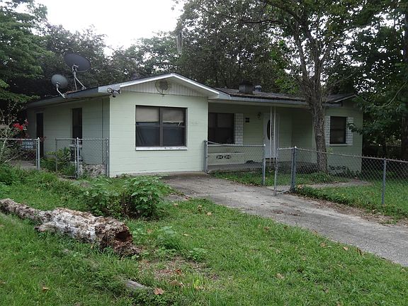 3rd image of 2911 SE 19th Ave