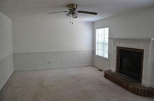 4th image of 9529 Lakeview Ct