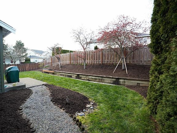 4th image of 24002 SE 11th Pl