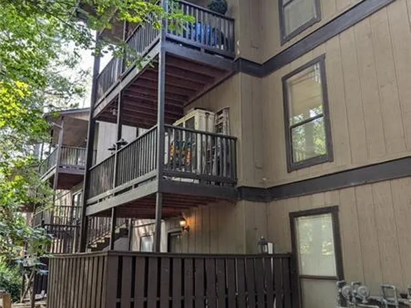 710 River Run Dr, Sandy Springs, GA 30350