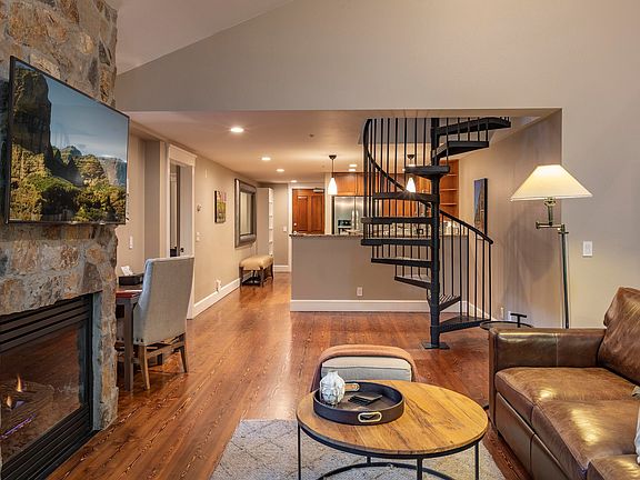 3rd image of 550 Depot Ave #306