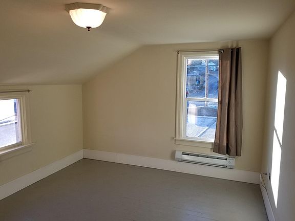 5th image of 412 Chester Ave