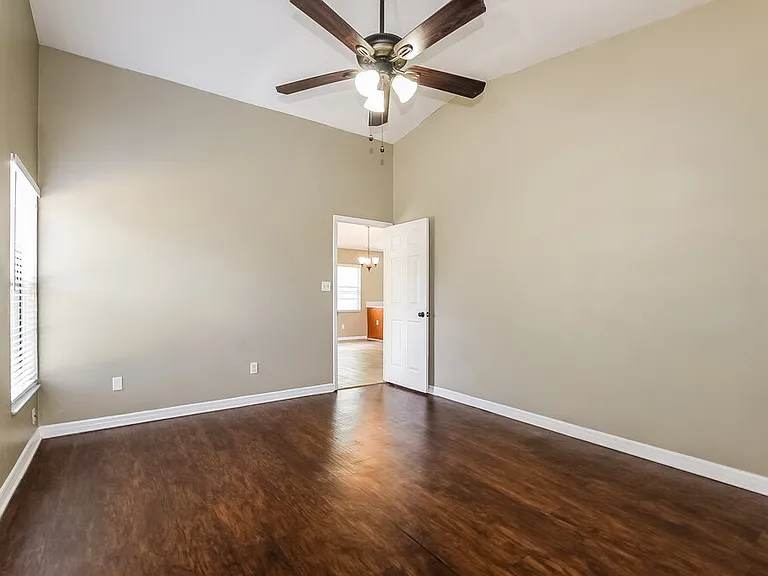 1345 Bridlebrook Dr — Photo 9