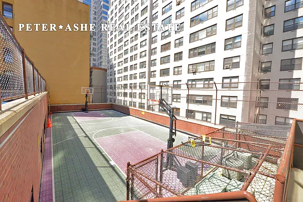 Rented by Peter Ashe | media 35