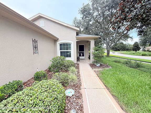 4th image of 265 Center Oak Cir