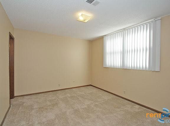 5th image of 5140 S 48th St