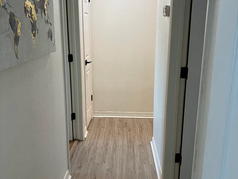 13917 Village View Dr — Photo 8