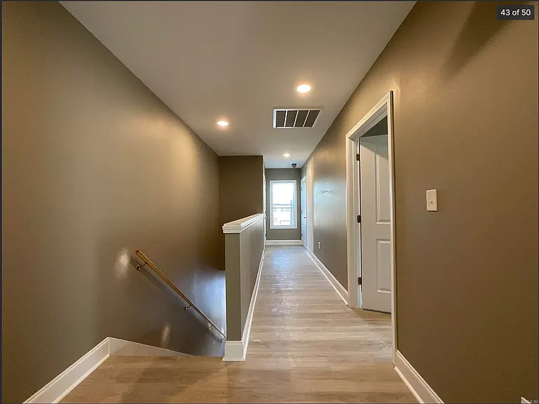 401 & 403 E Center St #401 — Photo 13