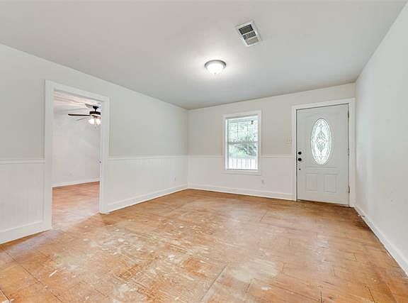 5th image of 10107 Tanglewood Dr
