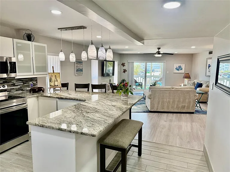 7003 Sunset Way #8 — Photo 4
