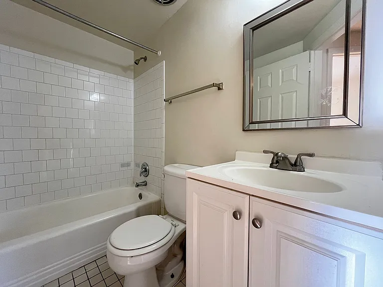 HIckory Heights Apartments — Photo 34
