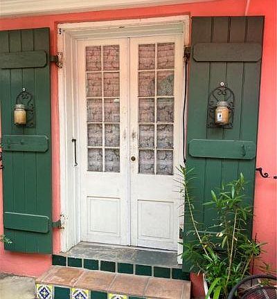 3rd image of 926 Bourbon St #5